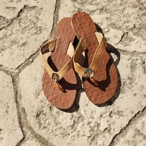 Tory Burch Thora flip flops Size 7